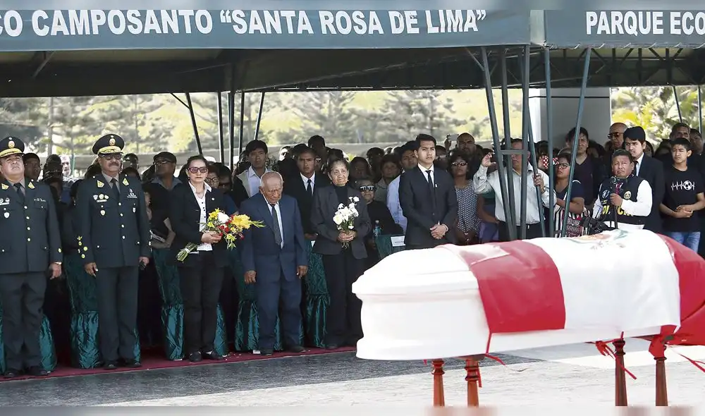 Dan último adiós a policías héroes Pacheco y Chaupis Dan último adiós a policías héroes Pacheco y Chaupis