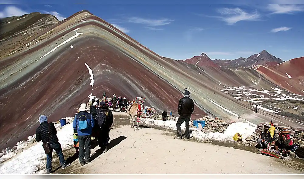 Anulan petitorios mineros en montaña de 7 Colores en Cusco Anulan petitorios mineros en montaña de 7 Colores en Cusco