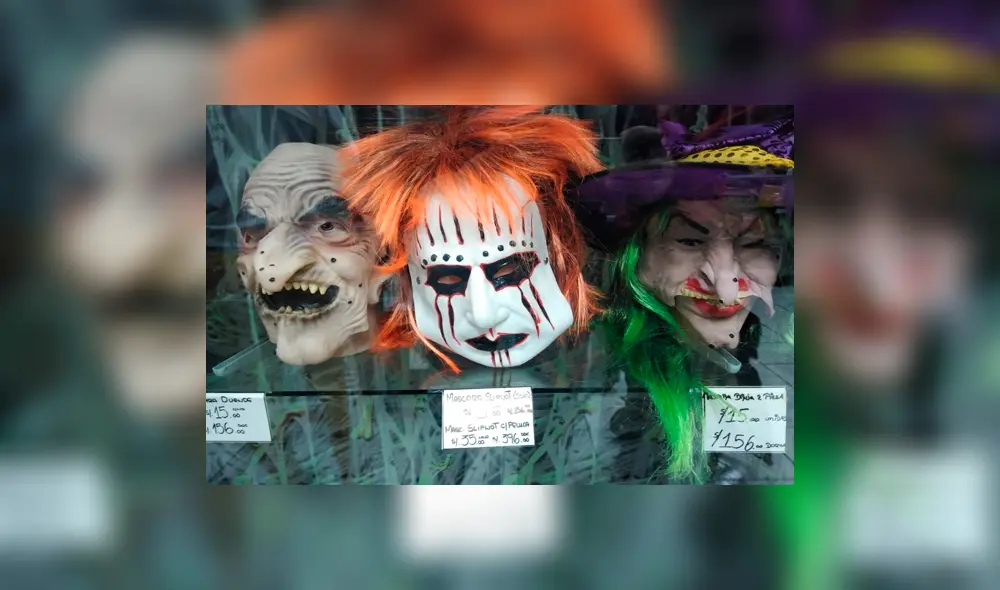 Las máscaras más elaboradas pueden costar entre 15 soles y 35 soles, dependiendo del personaje y su elaboración. Lugar: Jr Huallaga Las máscaras más elaboradas pueden costar entre 15 soles y 35 soles, dependiendo del personaje y su elaboración. Lugar: Jr Huallaga