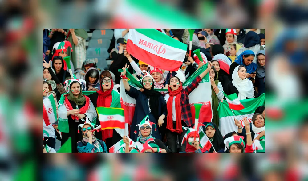 Las mujeres acudieron en gran cantidad al estadio Azadi. Créditos: EFE