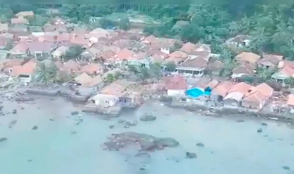 Impactantes imágenes aéreas de los daños que dejó el devastador tsunami en Indonesia Impactantes imágenes aéreas de los daños que dejó el devastador tsunami en Indonesia