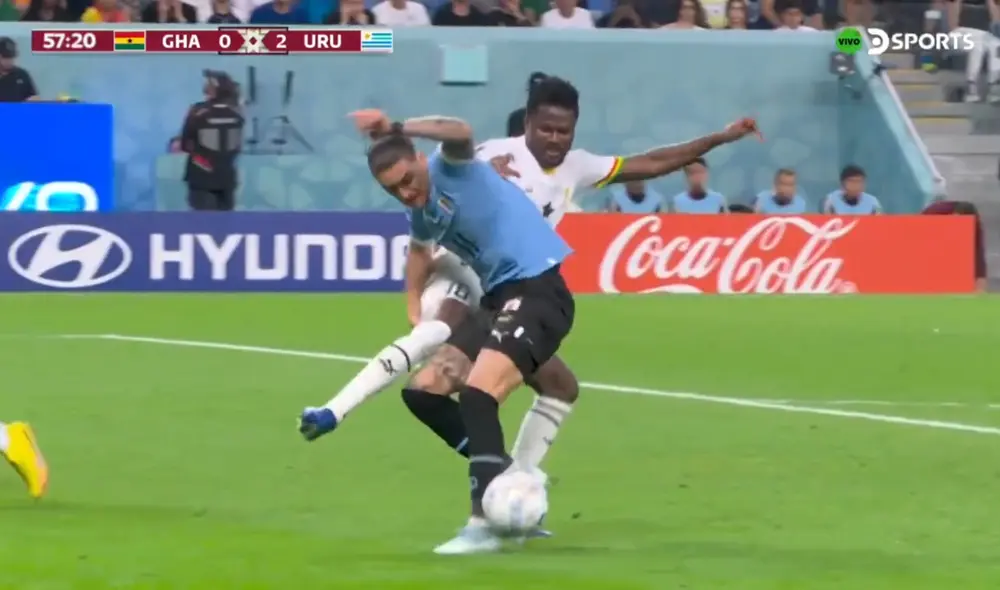 El árbitro Daniel Siebert no marcó penal por falta en el área a Darwin Núñez. Foto: DSports El árbitro Daniel Siebert no marcó penal por falta en el área a Darwin Núñez. Foto: DSports