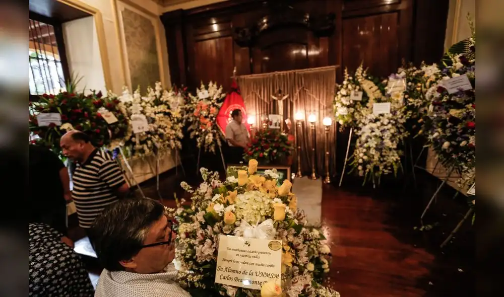 Velan al periodista y maestro César Lévano [FOTOS]