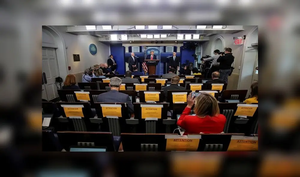 Donald Trump (c) durante una rueda de prensa el viernes junto a la Fuerza de Tarea de la Casa Blanca contra el coronavirus. Foto: EFE Donald Trump (c) durante una rueda de prensa el viernes junto a la Fuerza de Tarea de la Casa Blanca contra el coronavirus. Foto: EFE