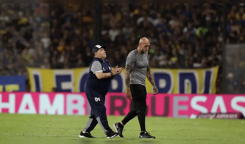 Maradona se une a campaña de donación de sangre en medio de la pandemia por coronavirus. FOTO: AFP