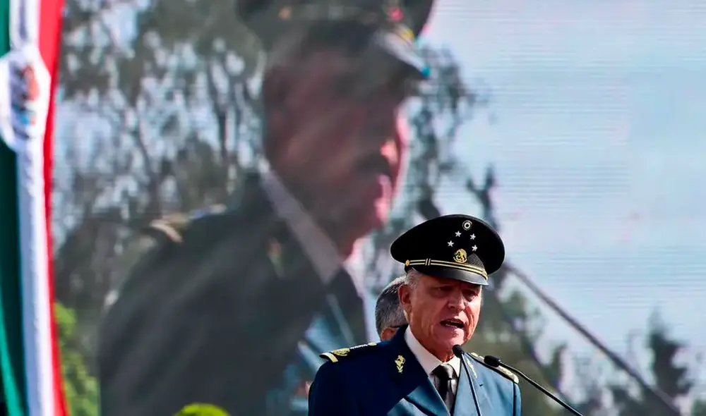 La prensa mexicana reportó que Cienfuegos fue detenido por las autoridades estadounidenses al arribar a ese país en un viaje con su familia. Foto: Ronaldo Schemidt / AFP