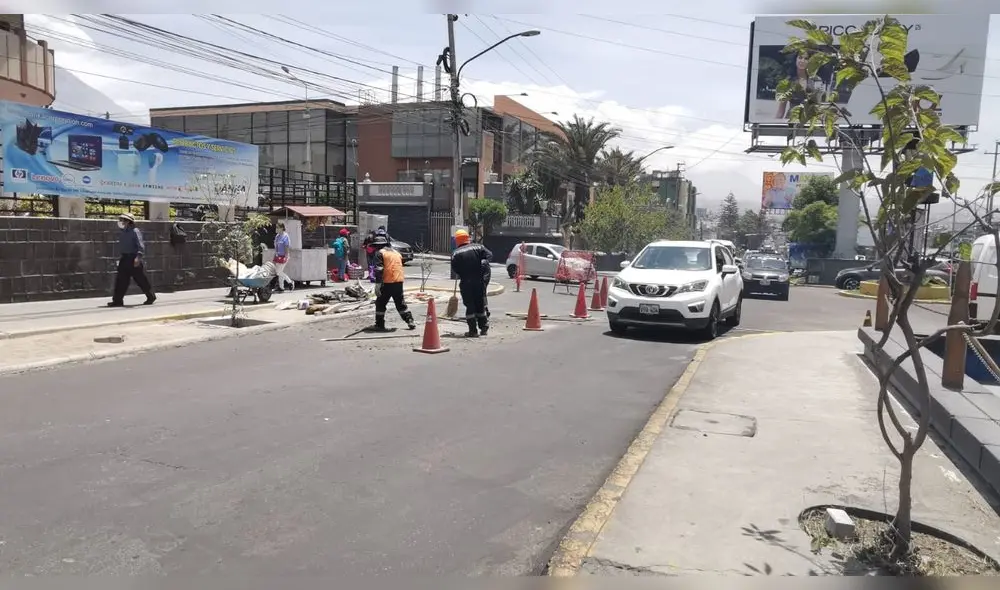 Municipio realiza trabajos de mantenimiento en las diversas cuadras de la avenida Ejército. Foto: Municipalidad de Yanahuara.