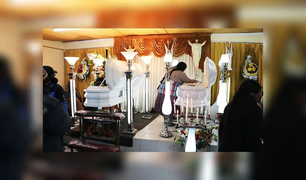 Niños fueron velados durante la madrugada en su colegio de Ayaviri.