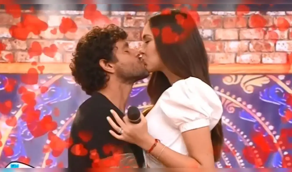 El conductor de televisión reapareció en televisión junto a su pareja Natalie Vértiz tras rumores de separación.