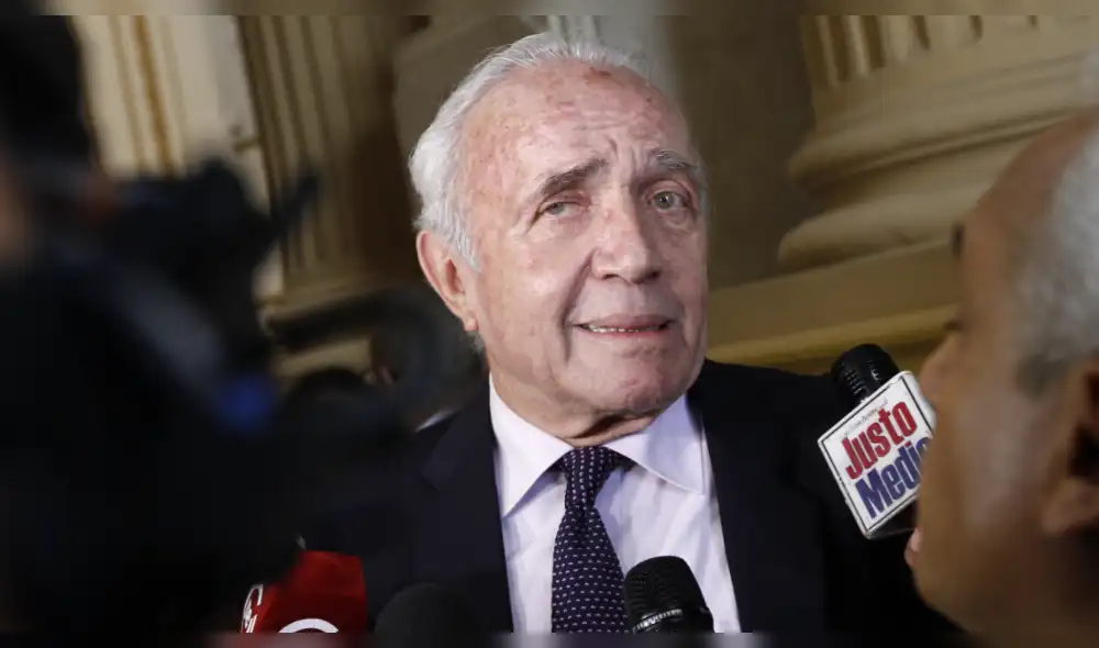 Guido Lombardi afirma que se reunió con Vizcarra antes de su renuncia Guido Lombardi afirma que se reunió con Vizcarra antes de su renuncia