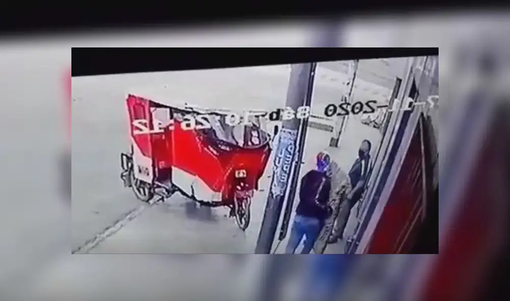 Un sujeto es captado sacando un televisor de la casa del agraviado. (Foto: Captura de video / RPP Noticias)