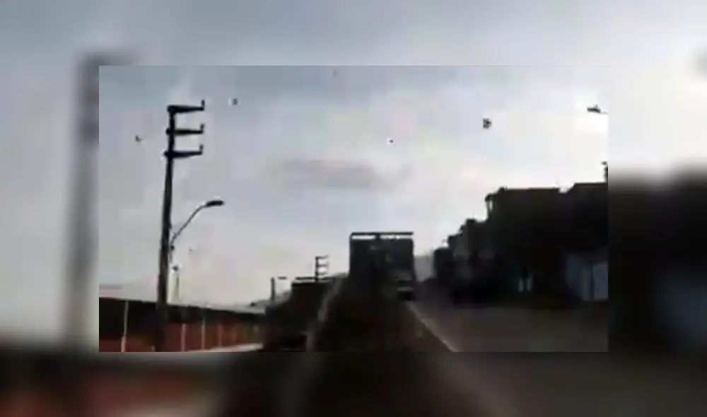 Gerente de la comuna de SJL repartía volantes a favor de la candidatura de esposa del alcalde