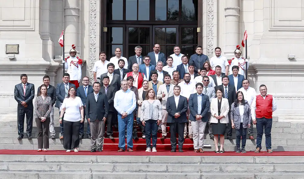 Demanda. Los gobernadores regionales en funciones y los electos consideran que el Congreso no puede estar de espaldas al país. Foto: Presidencia Demanda. Los gobernadores regionales en funciones y los electos consideran que el Congreso no puede estar de espaldas al país. Foto: Presidencia