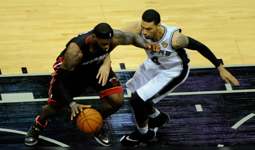 LeBron James se quiebra al enterarse de la muerte de Kobe Bryant.