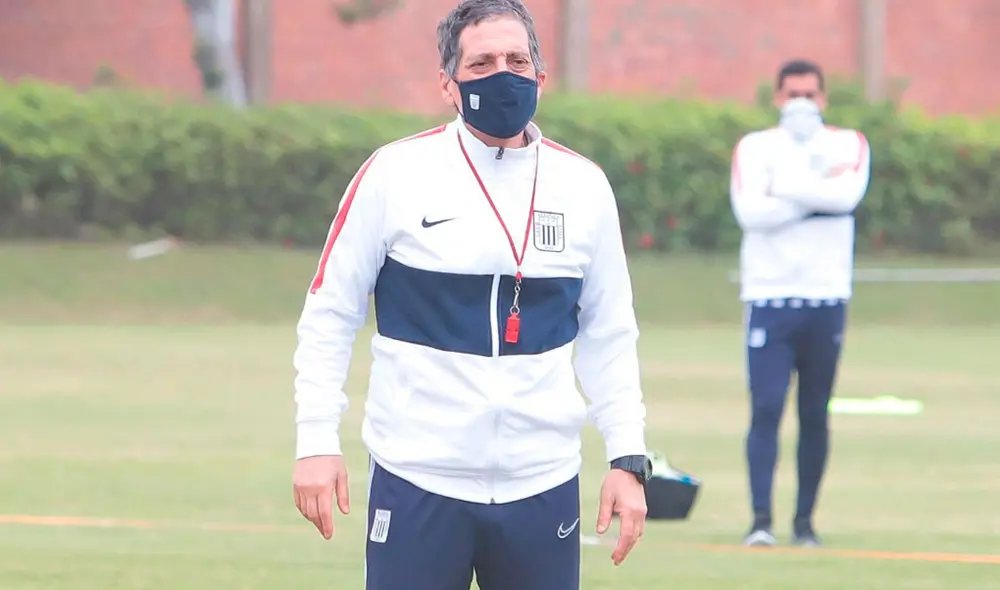 Mario Salas firmó por una temporada y media con Alianza Lima. Foto: Prensa Alianza Lima