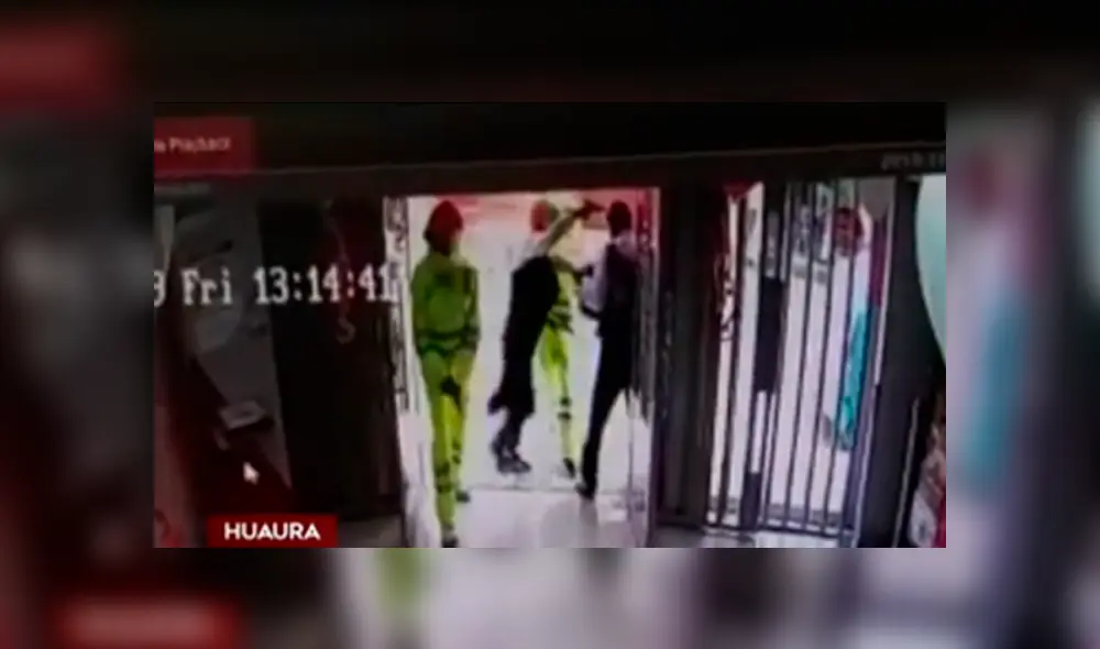 Dos de los tres hampones lograron huir. (Foto: Captura video)