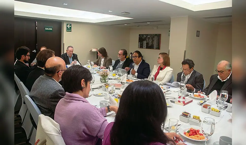 Plantean generar debate periodístico sobre reforma