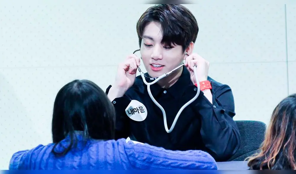 Jungkook durante un fansign o firma de álbumes en el 2015.
