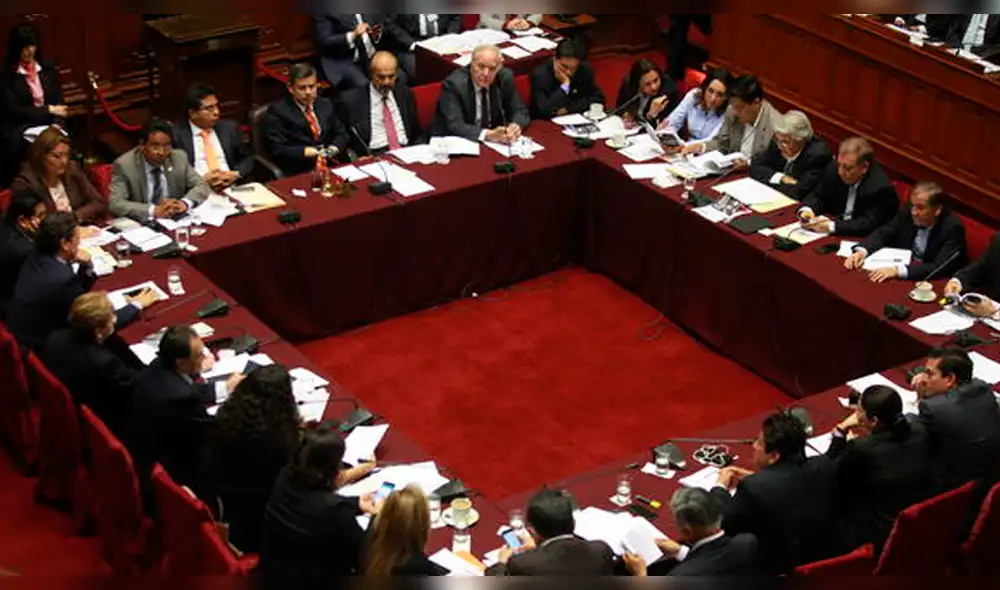 Congreso debatiría sanción contra el TC pese a orden de Corte