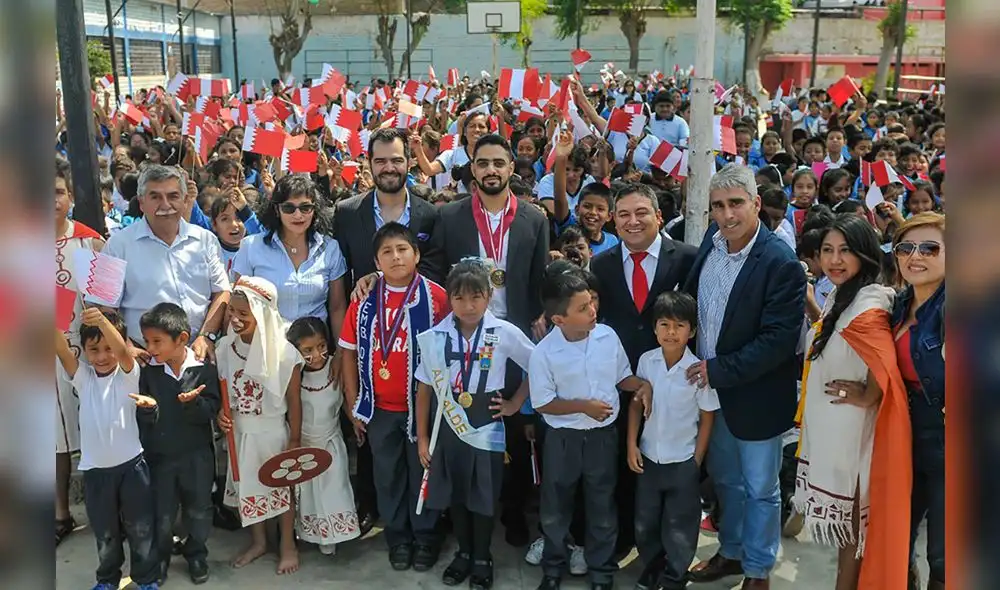 Finalmente la ayuda llegara al colegio de Víctor Martín [FOTOS]