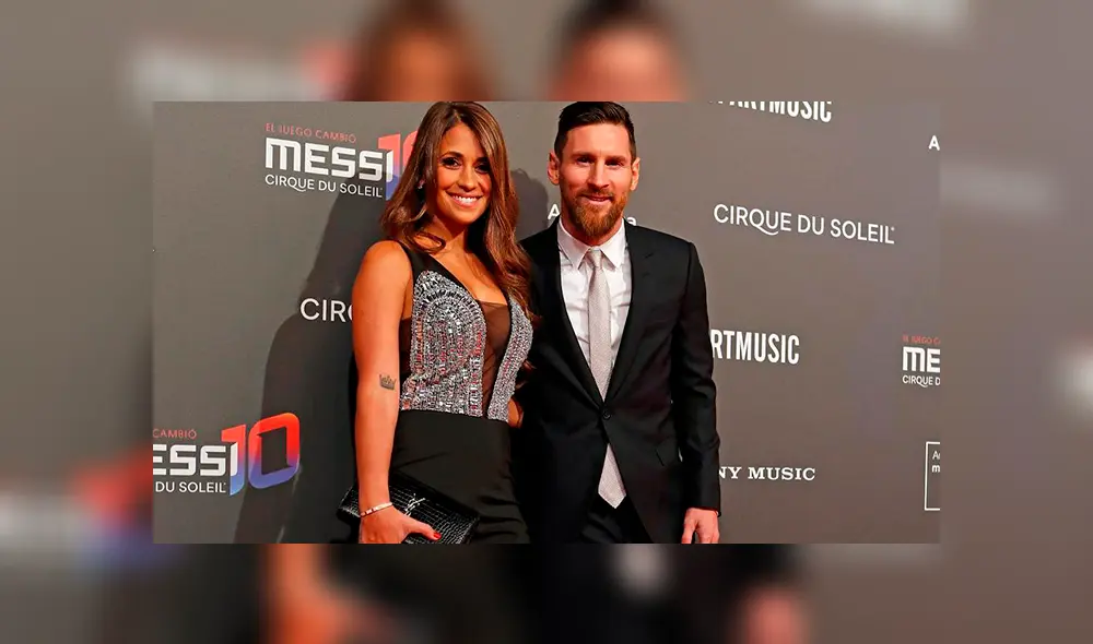 Antonella Roccuzzo seduce con atrevido vestido en desfile de modas [VIDEO]