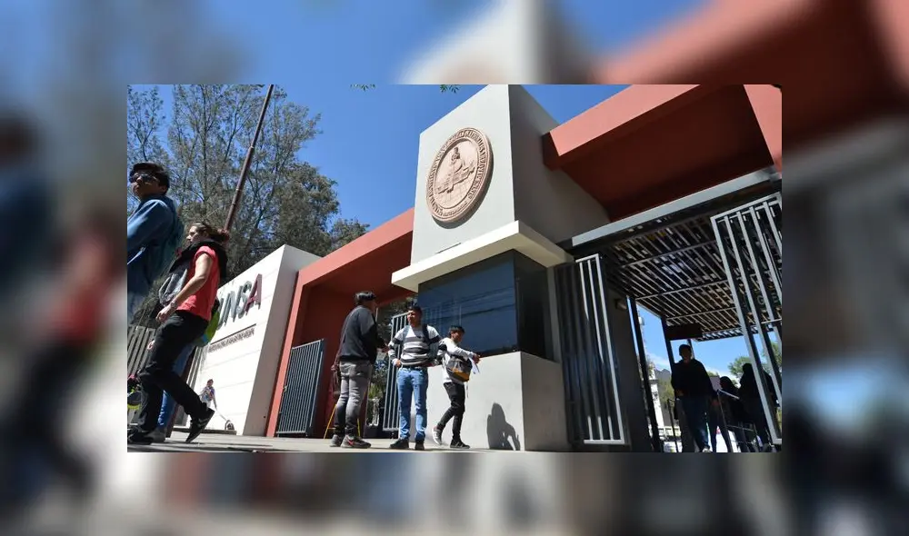 Mayoría de alumnos egresados de un gran número de carreras no obtienen sus título por no presentar tesis, asegura el vicerrector de Investigación. (Foto: Difusión) Mayoría de alumnos egresados de un gran número de carreras no obtienen sus título por no presentar tesis, asegura el vicerrector de Investigación. (Foto: Difusión)