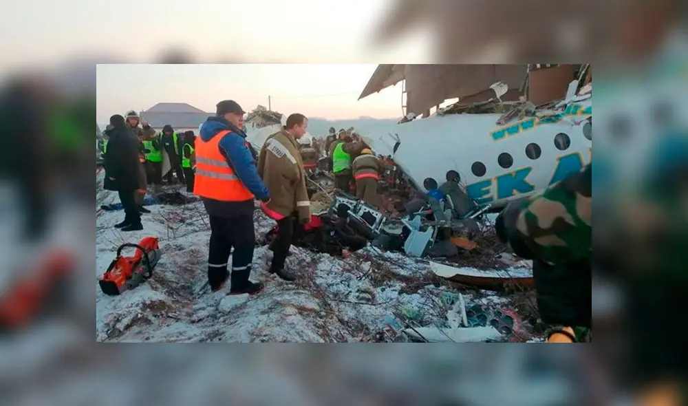 Accidente aéreo avión de Kazajistán dejó al menos 12 fallecidos y decenas de heridos. Foto: Difusión