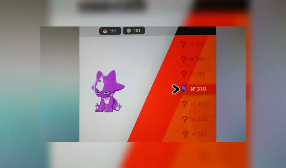 Pokémon morado de tipo eléctrico y veneno