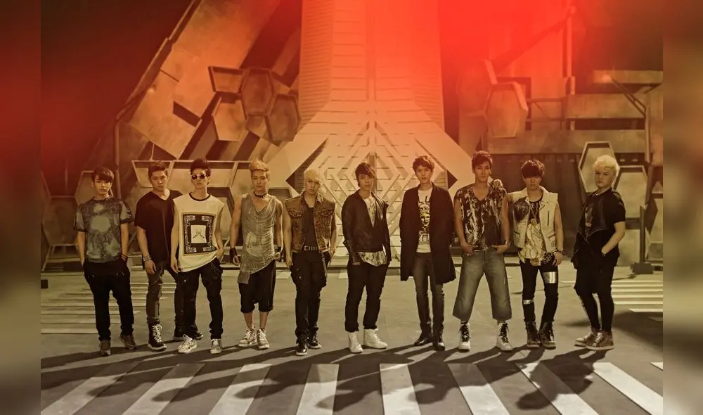 Desde 2010 hasta el 2012 SUPER JUNIOR se mantuvo en el primer lugar en la categoría de álbumes coreanos de la plataforma KKBOX.  Imagen del MV Sexy, free & single de su disco homónimo.