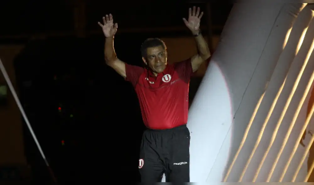 Héctor Chumpitaz se encuentra estable de salud tras ser ingresado a una clínica local por presentar síntomas semejando al coronavirus.