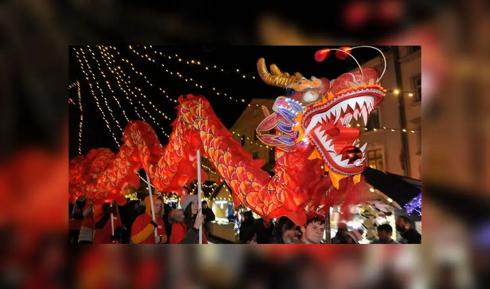 El célebre dragón chino en las calles de Lviv, Ucrania. Foto: EPA - EFE. El célebre dragón chino en las calles de Lviv, Ucrania. Foto: EPA - EFE.