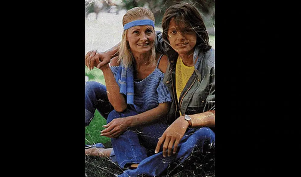 Lo último que se supo de ella es que tuvo que viajar a Madrid para que firme papeles para que Luis Miguel pueda viajar solo.