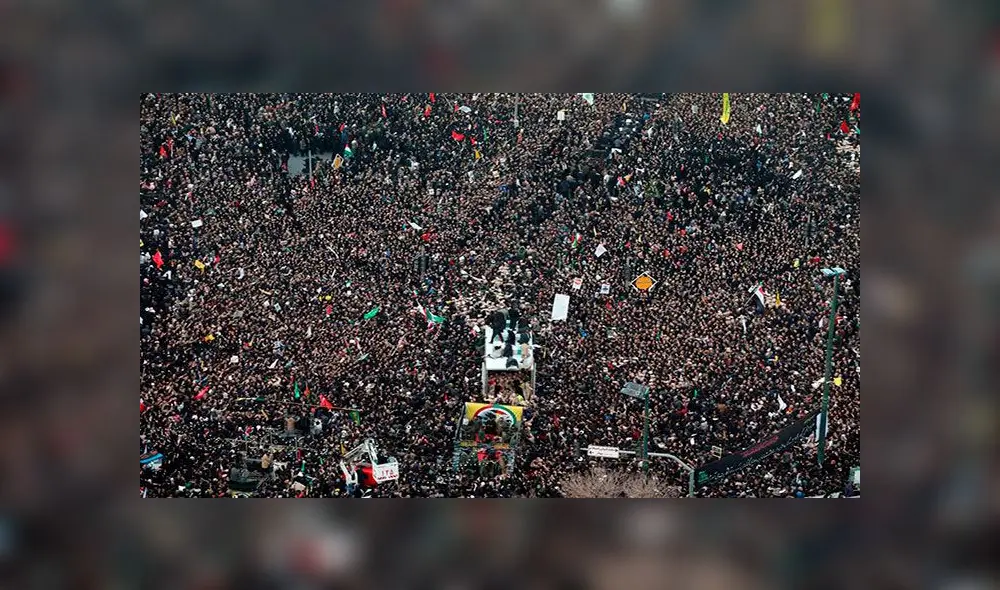 Cientos de miles de personas recibieron el cuerpo de Soleimani en la ciudad santa de Mashad. Foto: EFE Cientos de miles de personas recibieron el cuerpo de Soleimani en la ciudad santa de Mashad. Foto: EFE