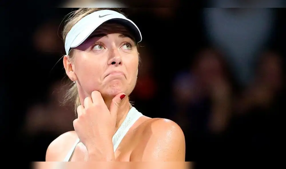 Twitter: proponen matrimonio a María Sharapova en pleno juego y responde así [VIDEO]