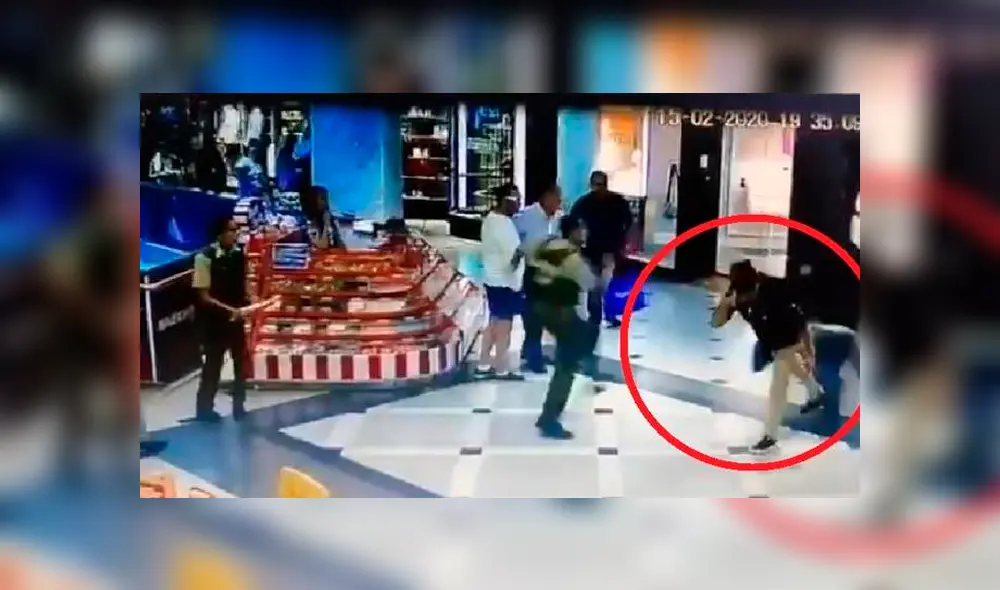 Video es viral en Facebook. El ladrón estaba a punto de escapar de la policía, pero no contó con que un joven pondría su pie para que tropiece y caiga al piso, donde sería apresado. Foto: Captura. Video es viral en Facebook. El ladrón estaba a punto de escapar de la policía, pero no contó con que un joven pondría su pie para que tropiece y caiga al piso, donde sería apresado. Foto: Captura.