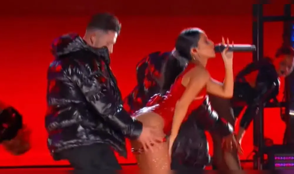 Becky G hace atrevido baile con su canción “Mala santa” [VIDEO]