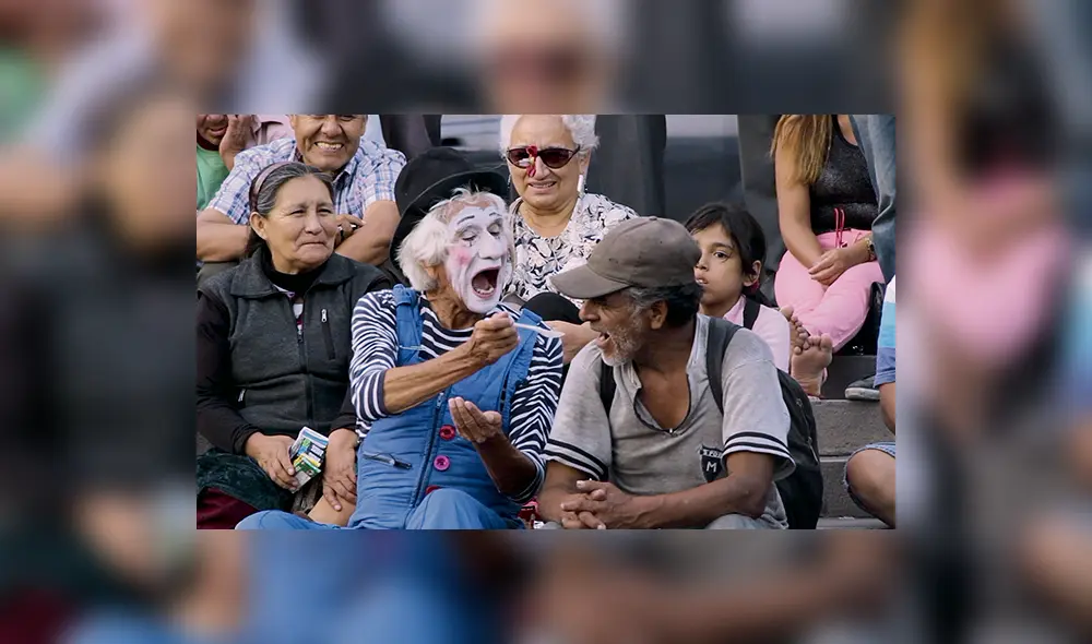 Círculo de tiza Jean Alcócer y Diana Daf Collazos Perú