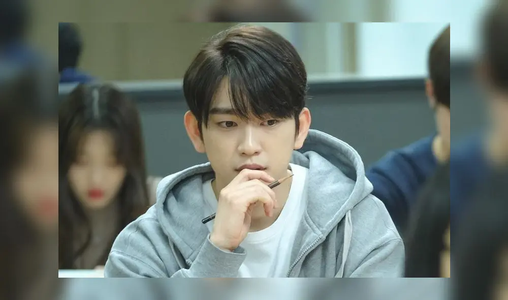 Jinyoung de GOT7 para su nuevo dorama When my love blooms.