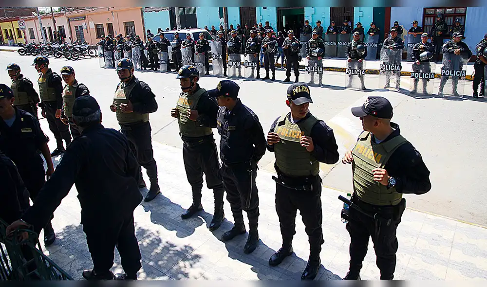 Trece policías habrían falsificado boletas de venta para beneficiarse con viáticos por emergencia Trece policías habrían falsificado boletas de venta para beneficiarse con viáticos por emergencia