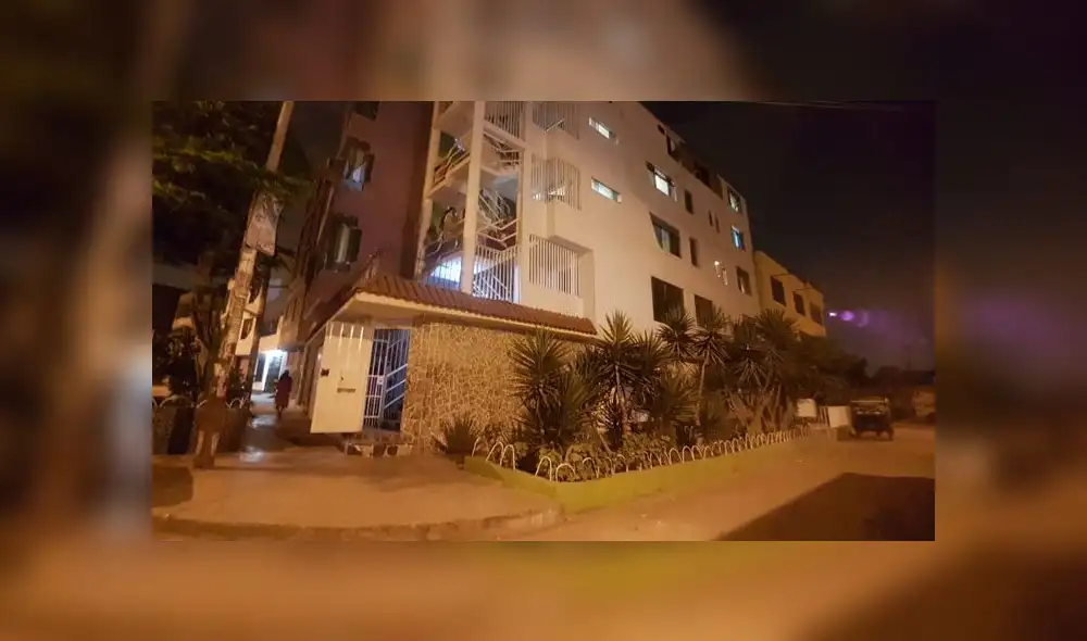 Peritos en Criminalística llegaron hasta la escena en el que quedaron enormes manchas de sangre. (Foto: Grace Mora / La República) Peritos en Criminalística llegaron hasta la escena en el que quedaron enormes manchas de sangre. (Foto: Grace Mora / La República)