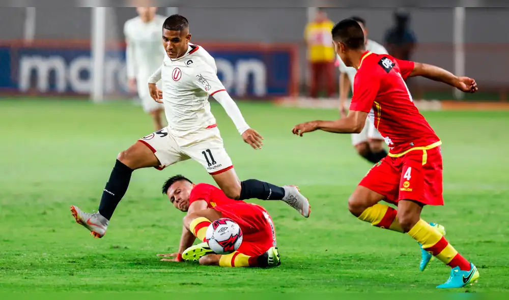 Roberto Siucho humilló al portero y lo hizo gatear dos veces [VIDEO]