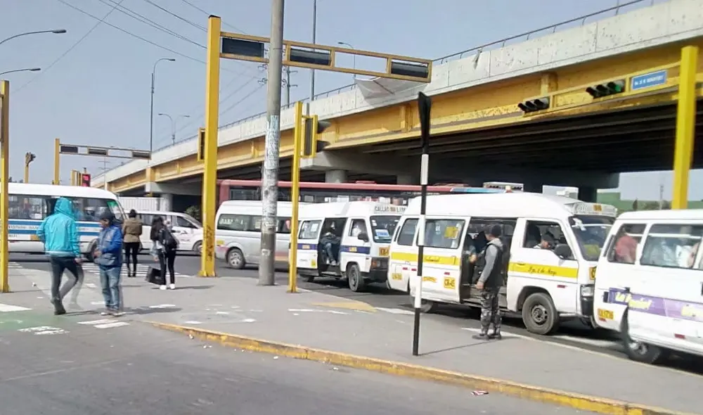 Piden retirar a los vehículos de la zona.
