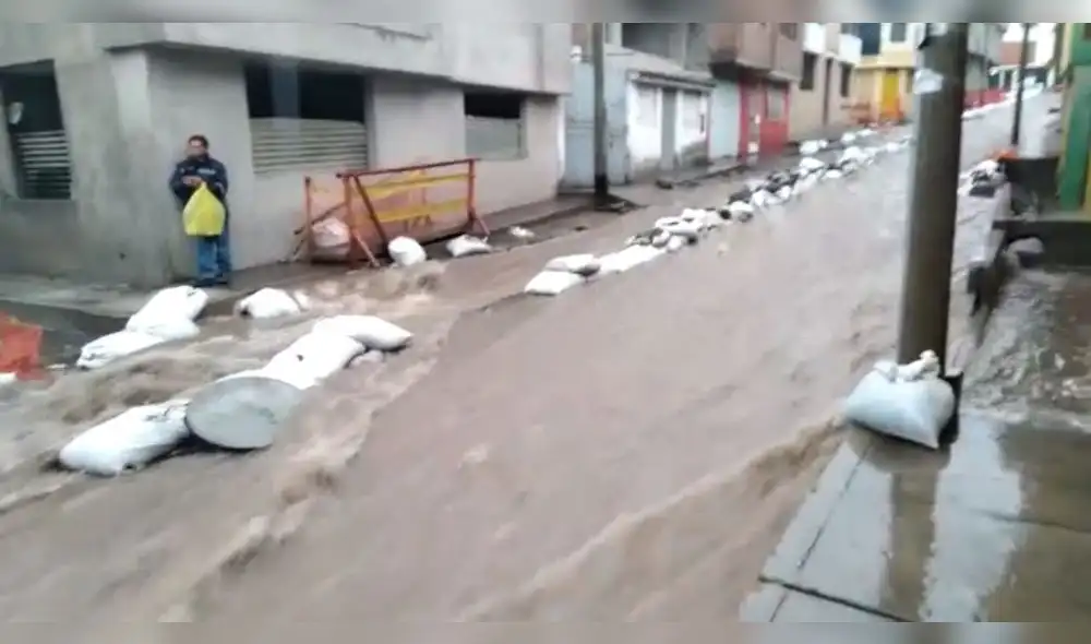 Lluvias provocaron que las torrenteras ingresen en Arequipa. Foto: Captura video La República