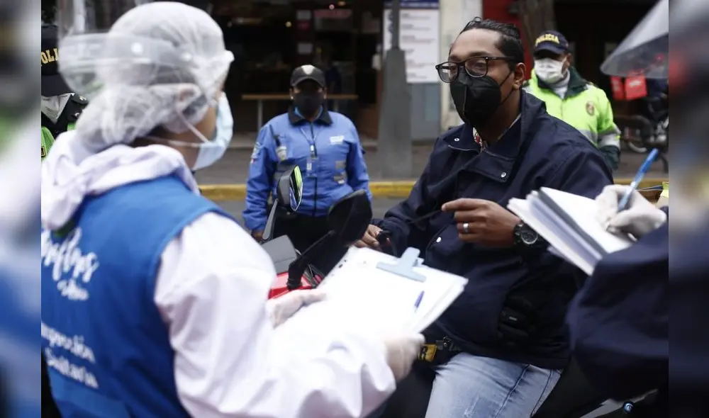 La Municipalidad de Miraflores realizó un operativo de control y prueba rápida de COVID-19 a motociclistas y ciclistas de reparto Delivery / Créditos: Marco Cotrina