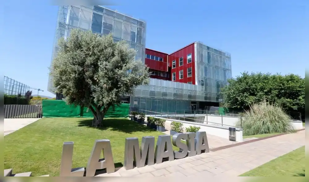 La Masía formó grandes jugadores como Xavi Hernández, Andrés Iniesta, entre otros. Foto: Internet, La Masía formó grandes jugadores como Xavi Hernández, Andrés Iniesta, entre otros. Foto: Internet,