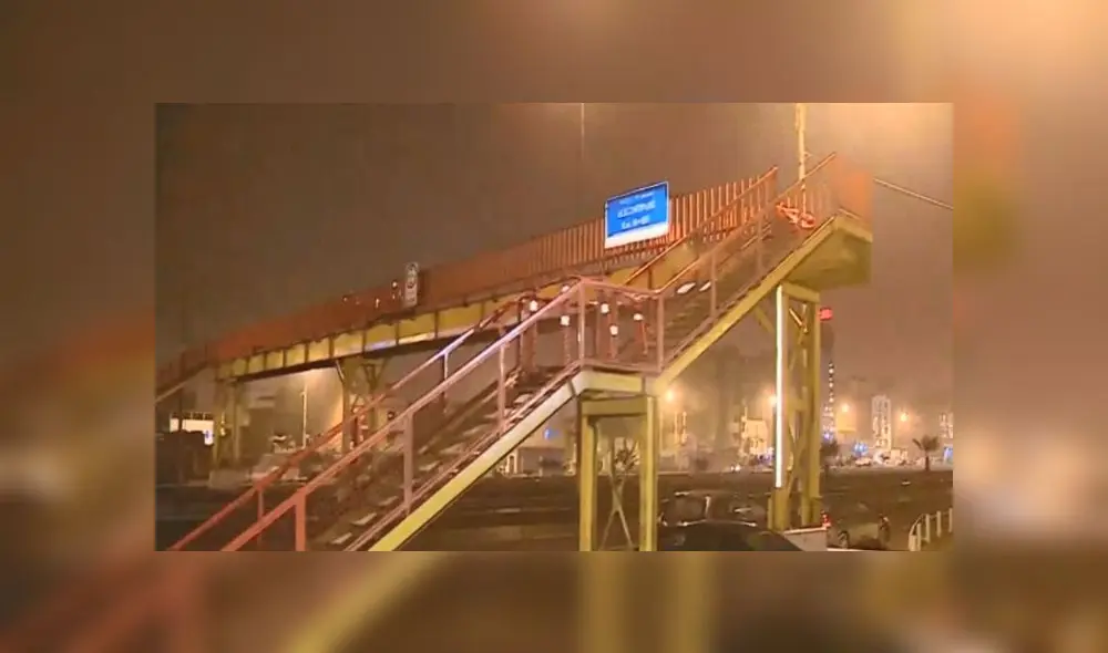 El puente ubicado en el kilómetro 14 de la Panamericana Sur fue escenario del crimen.(Captura de video / América Noticias) El puente ubicado en el kilómetro 14 de la Panamericana Sur fue escenario del crimen.(Captura de video / América Noticias)