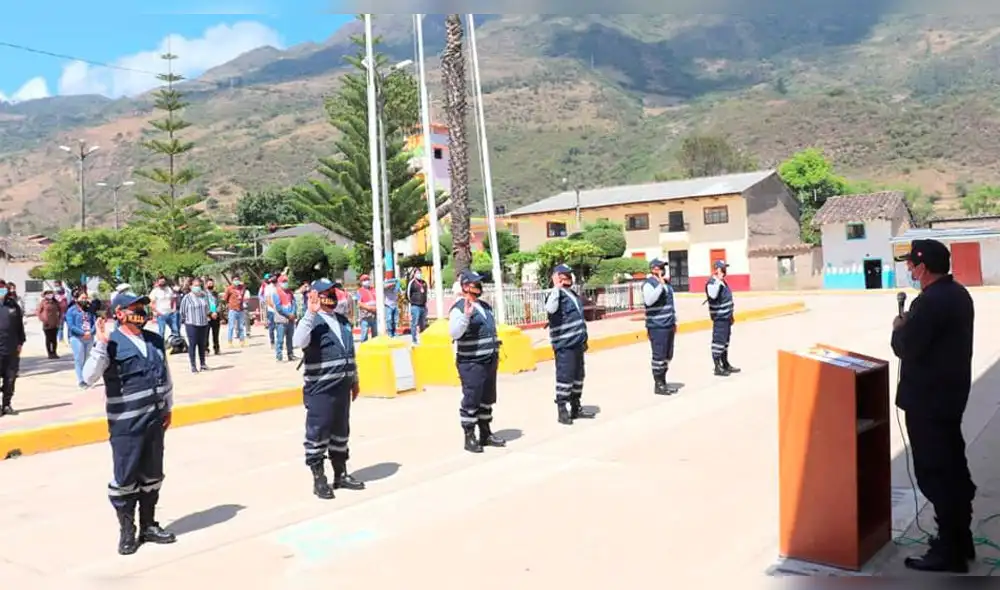 Juramentación de serenos en Llama-Chota