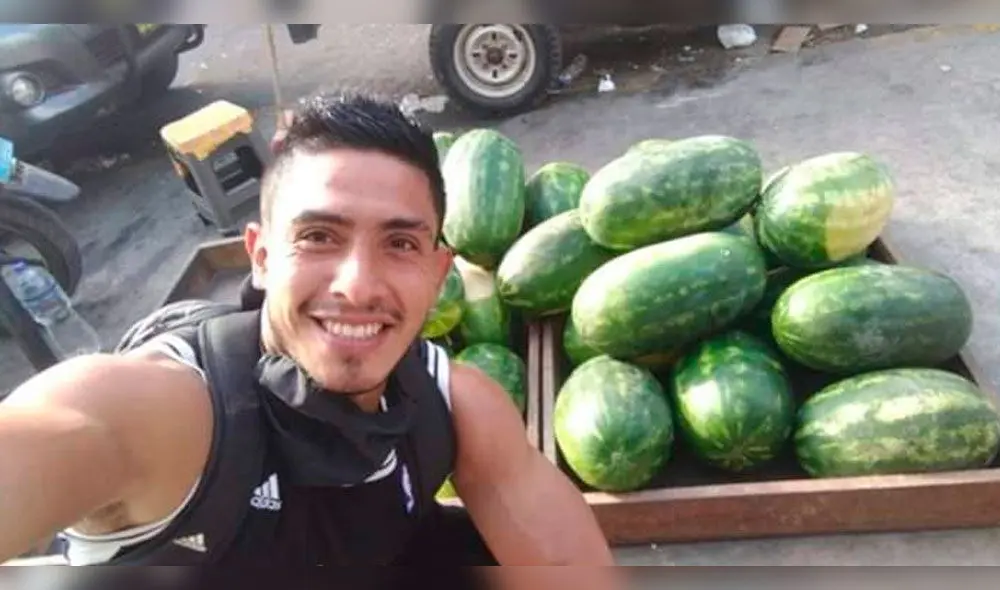 Emerson Cotrina se gana la vida en un mercado.