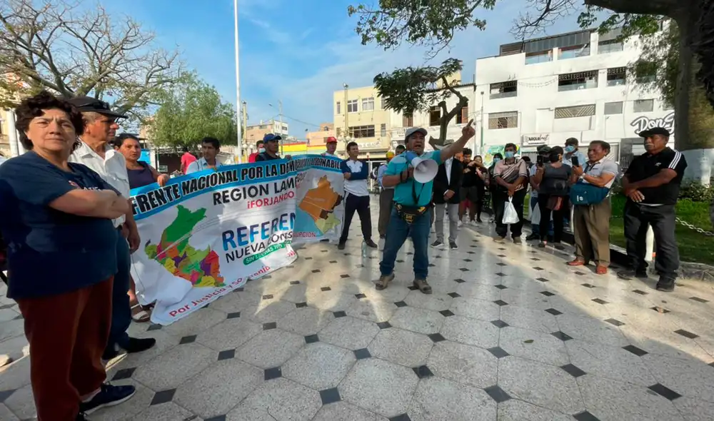 Elaboraron carteles que decían “Digna no me representas”, “Boluarte traidora”, “Pedro liberta”, entre otros.
