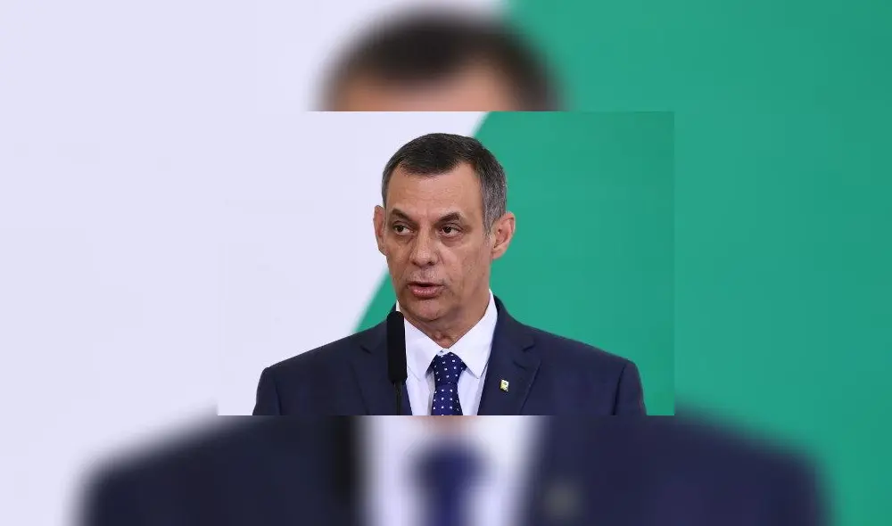 (FILES) In this file photo taken on April 11, 2019 Brazilian Presidency's spokesman Otavio Rego Barros speaks during a ceremony marking the first 100 days of Brazilian President Jair Bolsonaro's government at Planalto Palace in Brasilia. - The spokesman of the Brazilian presidency, general Otavio Rego Barros, who works in the same building as Brazilian President Jair Bolsonaro, was diagnosed with the new coronavirus, Planalto Palace informed on May 6, 2020. (Photo by EVARISTO SA / AFP) (FILES) In this file photo taken on April 11, 2019 Brazilian Presidency's spokesman Otavio Rego Barros speaks during a ceremony marking the first 100 days of Brazilian President Jair Bolsonaro's government at Planalto Palace in Brasilia. - The spokesman of the Brazilian presidency, general Otavio Rego Barros, who works in the same building as Brazilian President Jair Bolsonaro, was diagnosed with the new coronavirus, Planalto Palace informed on May 6, 2020. (Photo by EVARISTO SA / AFP)